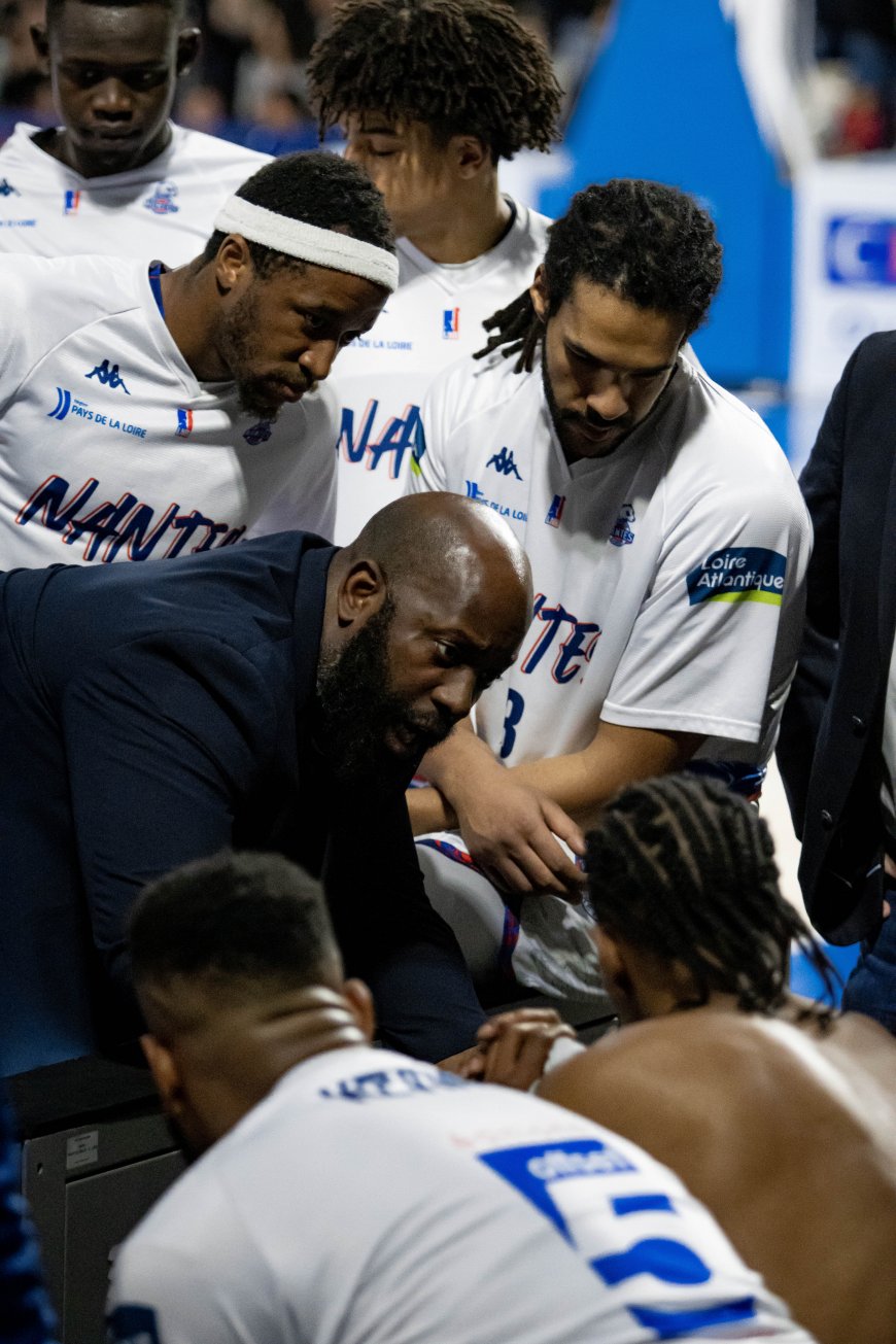 Julien Zoa, mission maintien