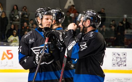 Corsaires de Nantes : Pénalisés, mais déterminés à se battre sur la glace et en dehors