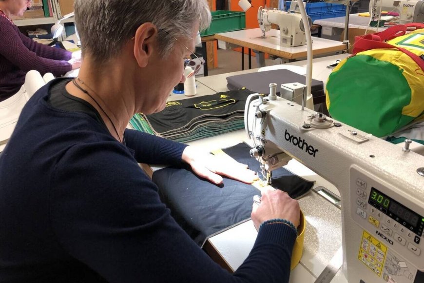 Quele est la particularité des deux femmes salariées ?